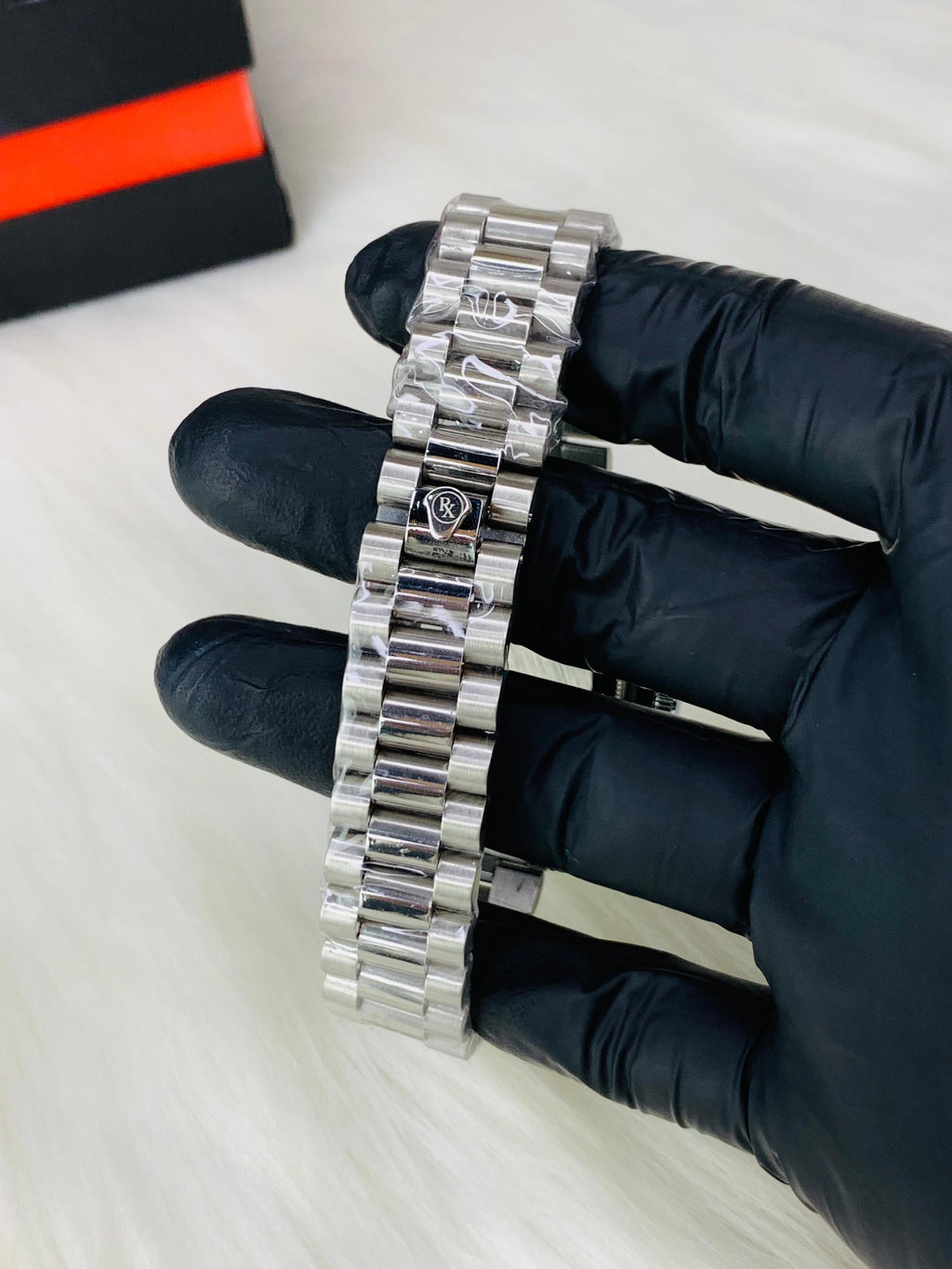 Date Working | Silver White