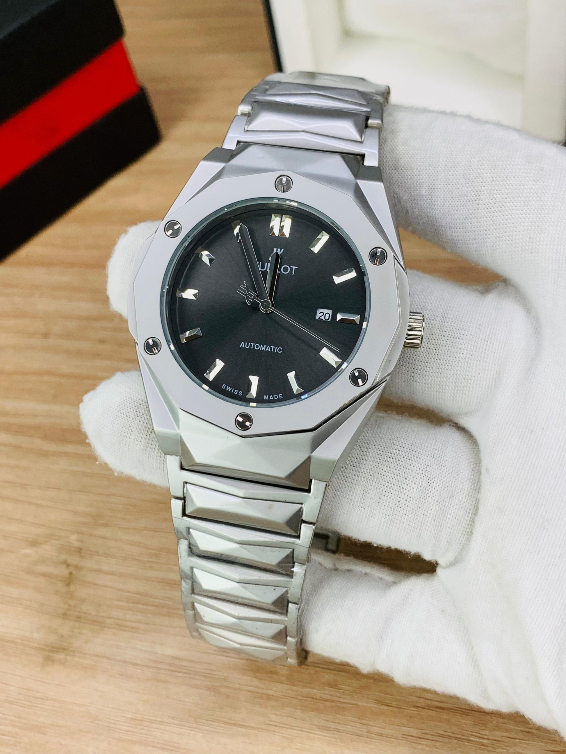 HB Diamond Cut Black